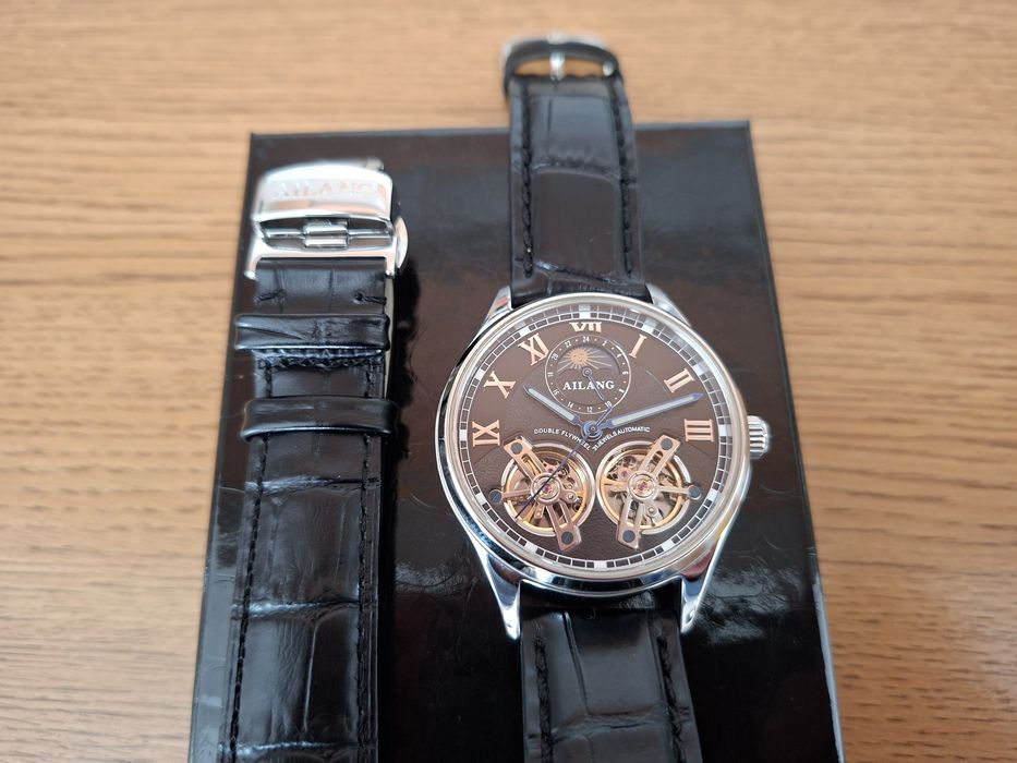 ЧИСТО НОВ ! Мъжки механичен / автоматичен часовник "Ailang"