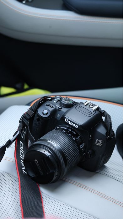 Фотоаппарат Canon 700D
