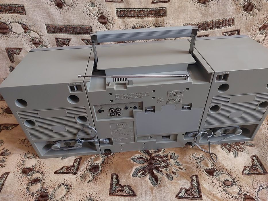 Магнитофон SANYO модель c 80