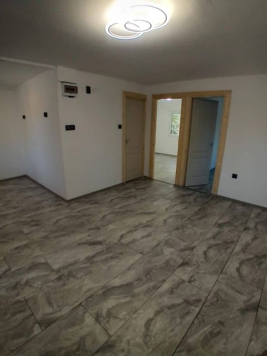 Vand case modulare pe structura metalica