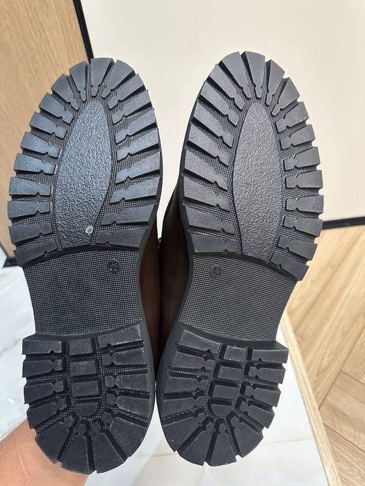 Продам туфли дерби новые