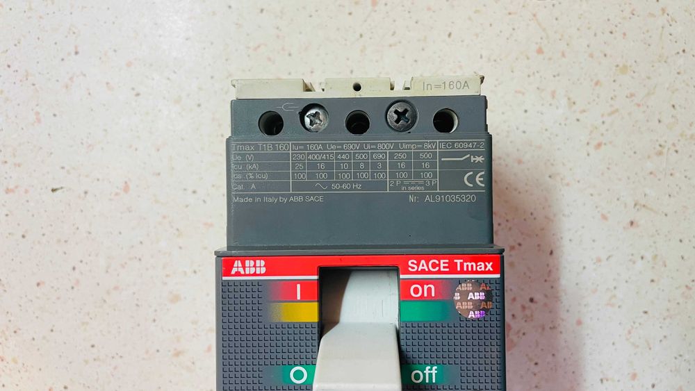 Intrerupator automat (disjunctor - usol) XT1B 160 TMD 160-1600 3P FF