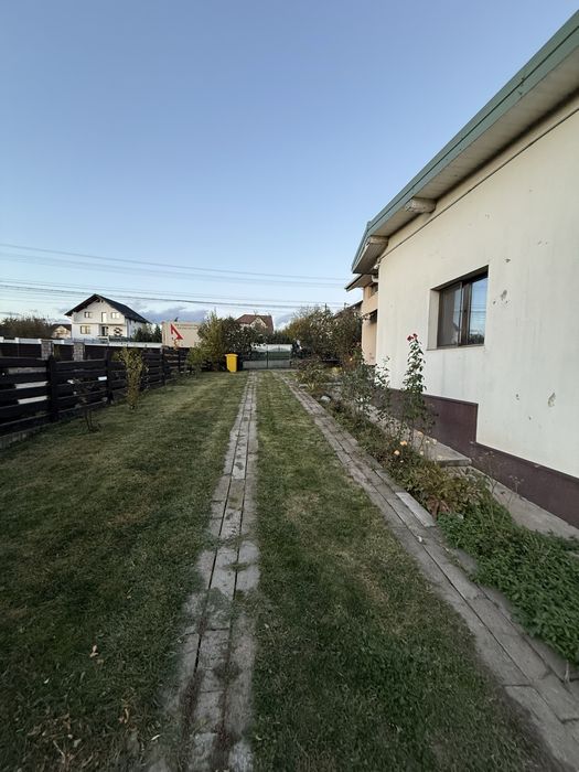 Casa de vanzare in plopeni - 35 ari