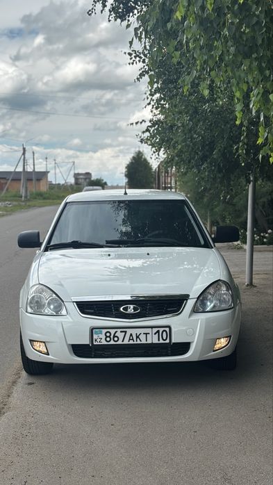 Приора продам