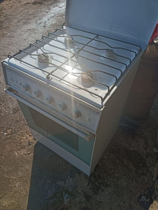 Продам газ плиту