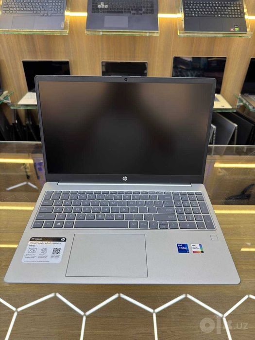 Noutbuk HP Laptop 15 Intel Core i5-1334U 8/512GB 15.6" FHD IPS Touch