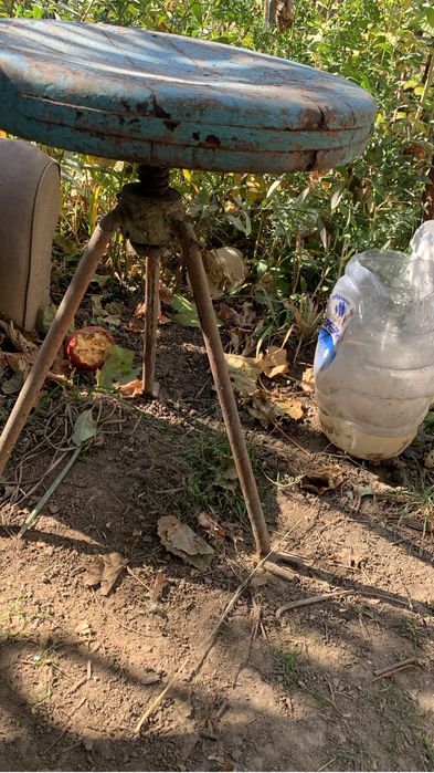 Продаю старинный стул