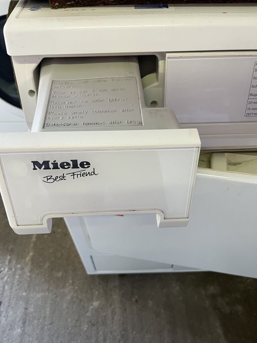 Uscator rufe Miele