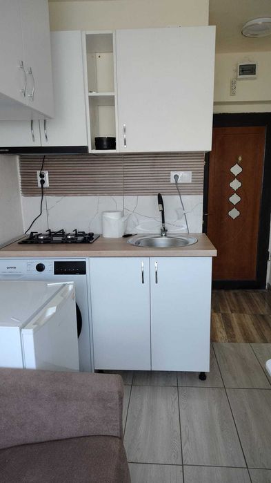 Garsoniera 12 m patrati de închiriat - Rogerius Oradea