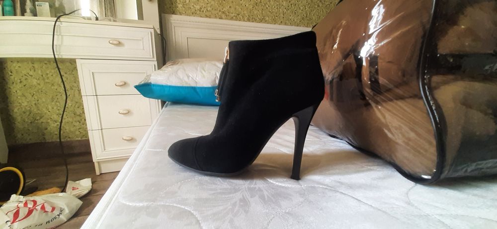 Продам ботильоны в отличном состоянии