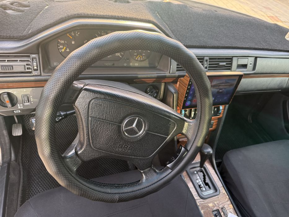 Продам машину Mersedes -benz