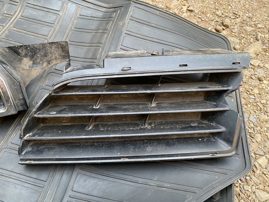 Решетка радиатора митсубиси каризма рест