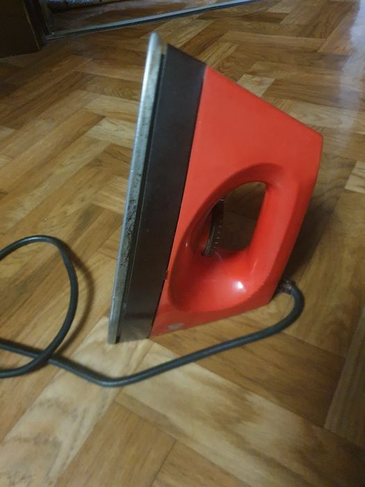 Продаются 3 рабочих утюга