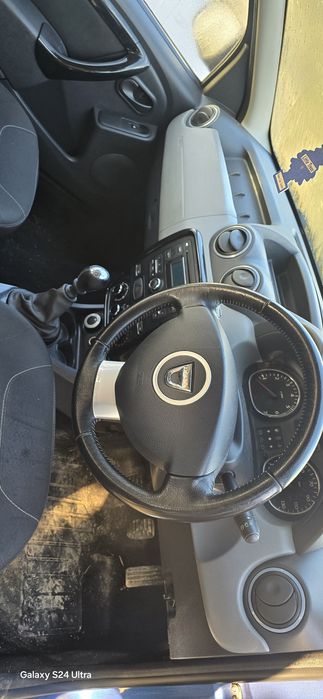 bara fata, faruri, aripi, capota, haion, portiera dacia duster 4x4