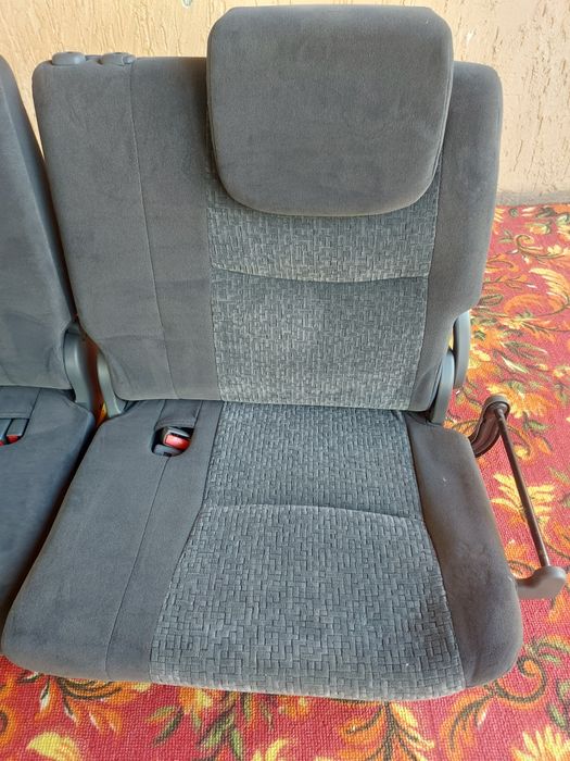 Сидения трети рияд