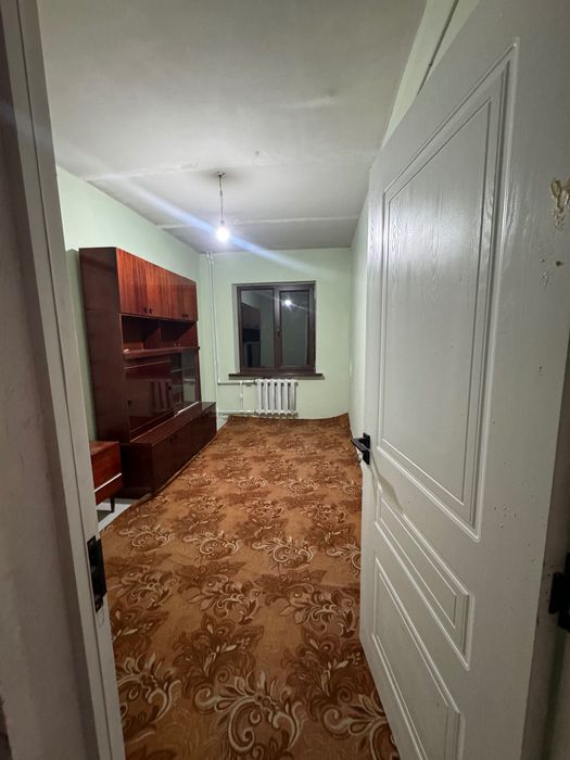 Kvartira  Yunsobod 18 kvartilda qizlarga sheriklikka kvartira bor