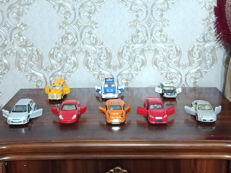 Металлические машины 8шт.