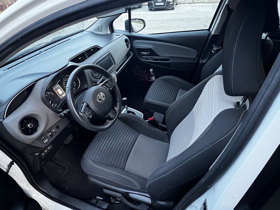 Toyota Yaris 1.5 CVT 5D Luna