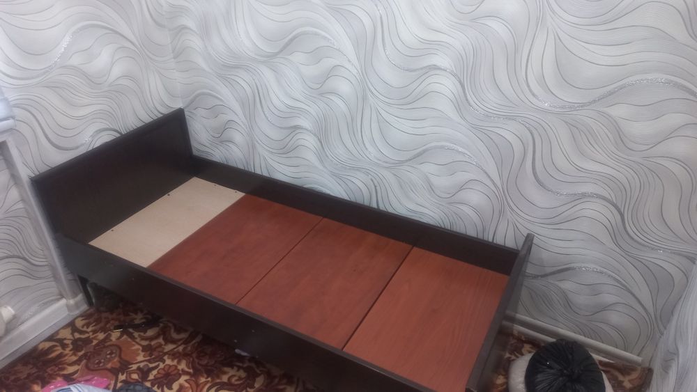 Продам подрастковую кровать.