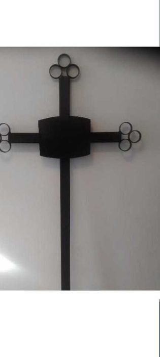 Cruce din fier pentru mormânt