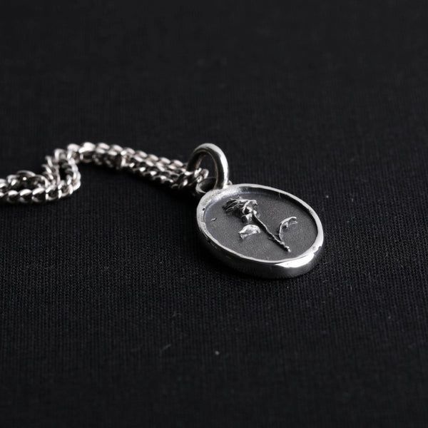 Сребърен медальон роза 925 | Арт висулка талисман „Memento Vivere“