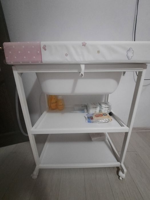 Cadita cu masa de infasat