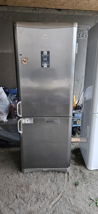 Продам холодильник INDESIT