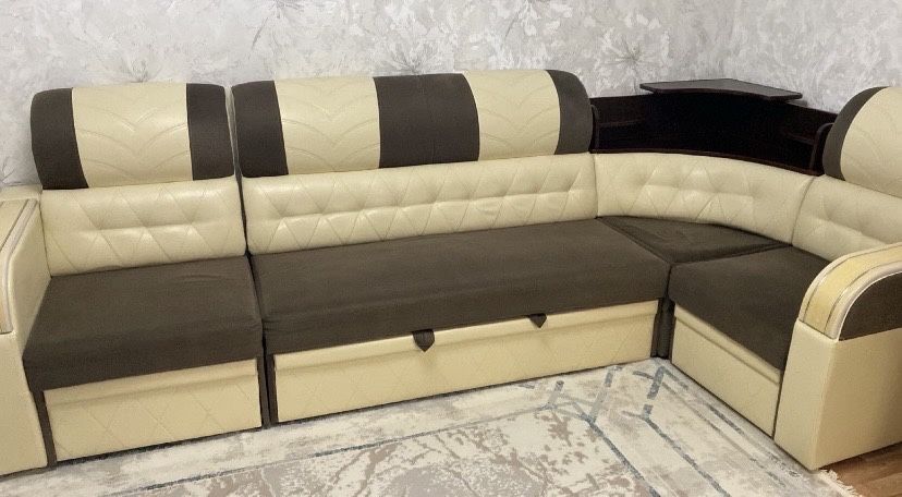Продам диван угловой