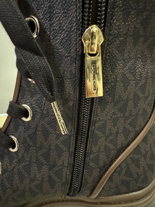 Продаю ботинки демисезонные