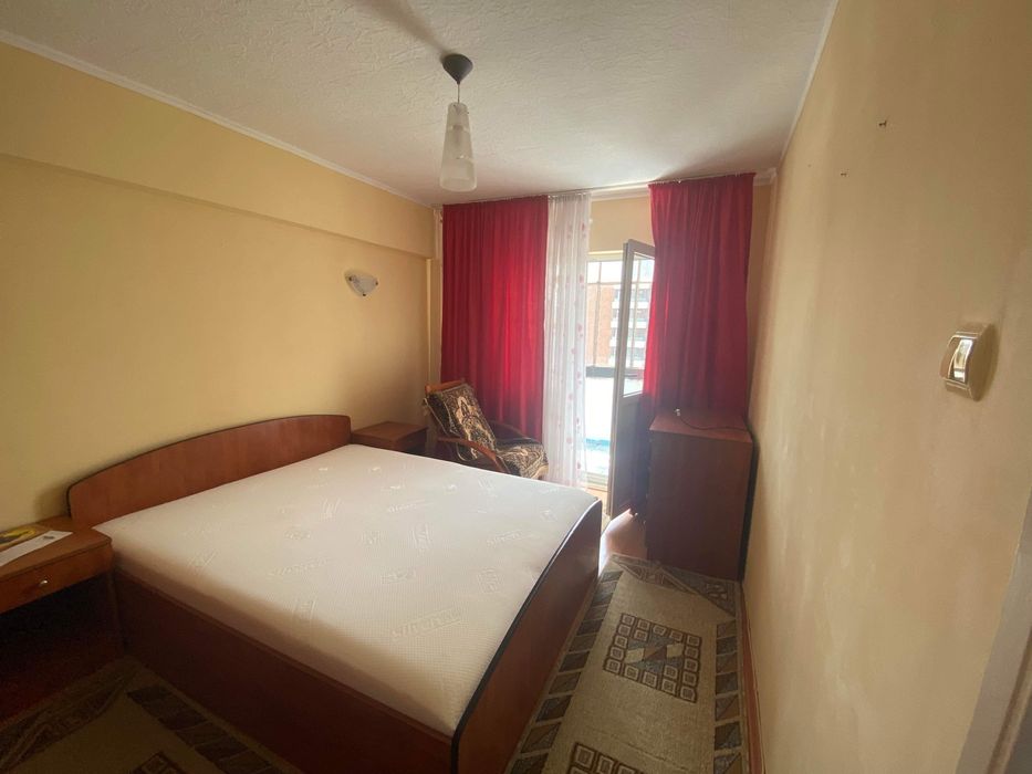 Pf vand apartament cu 3 camere