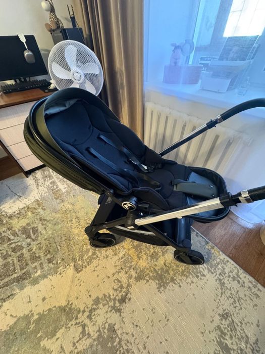 Продам детскую коляску