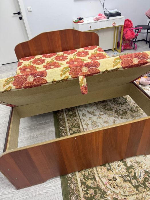 Двухспальная кровать