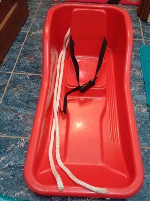 Sanie pt copii cu sistem de prindere