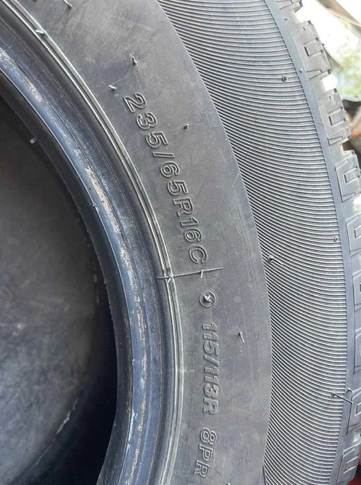 Продам автошины зимние 235/65/R16
