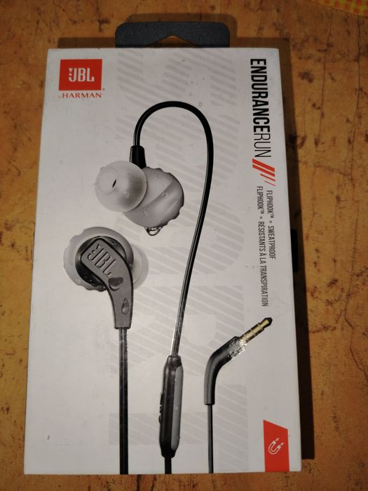 JBL слушалки нови