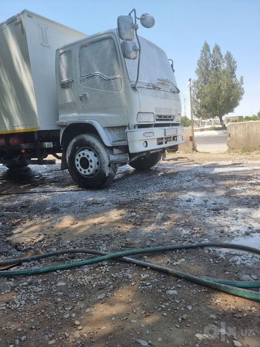 Isuzu 10 tonna..