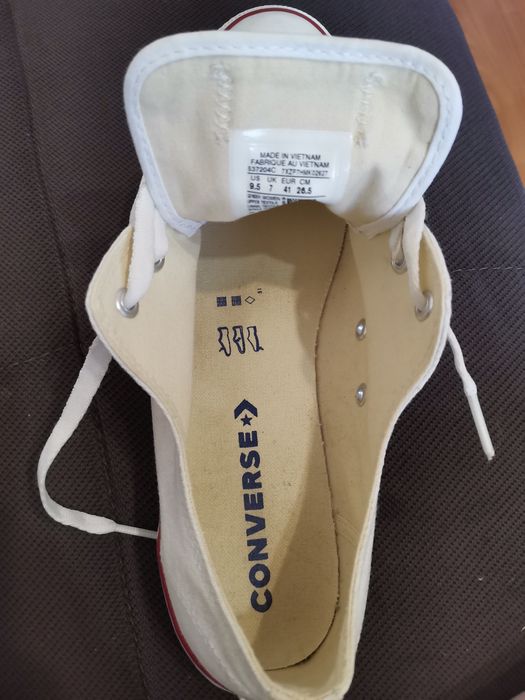Vând adidași converse mărimea 41