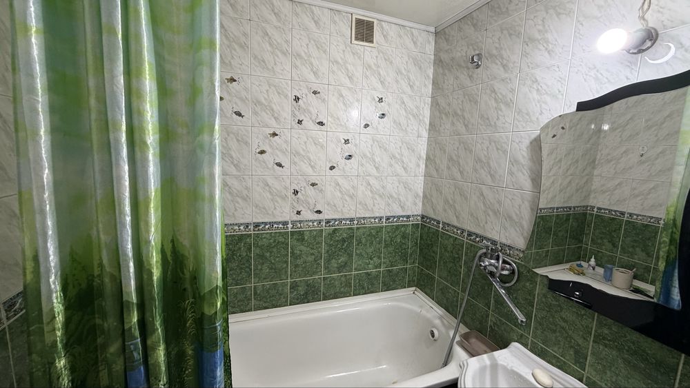 Продам квартиру 3 комн в центре