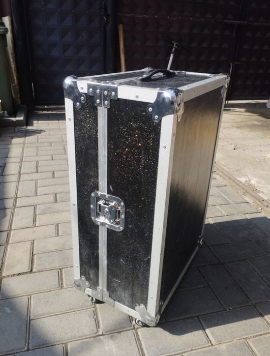 Чемодан, транспортировочный кейс