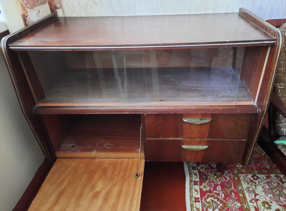 тумбочка на ножках (СССР)