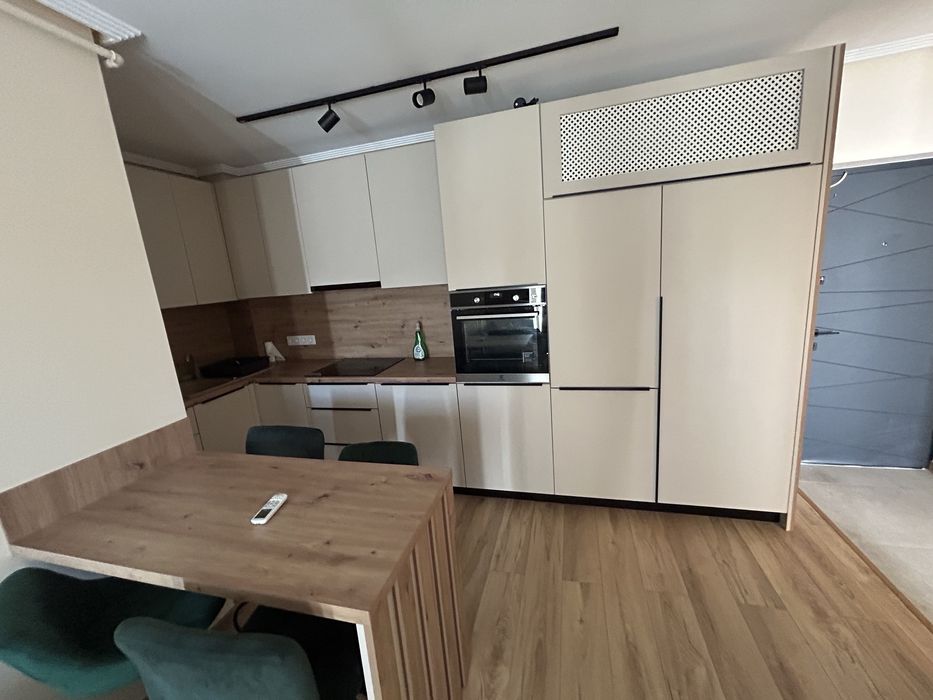 Inchiriez apartement nou
