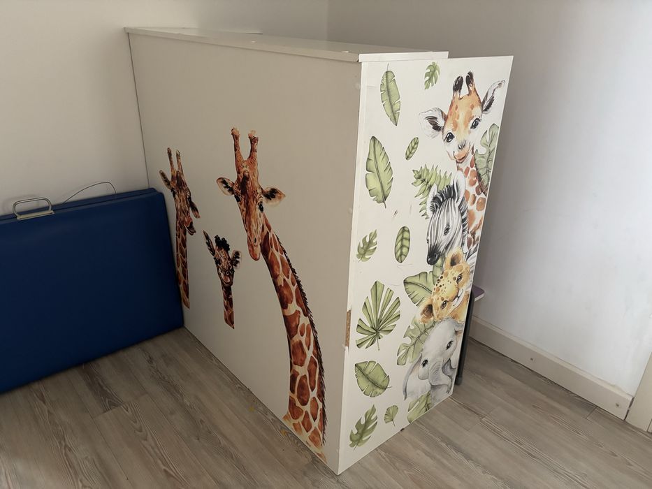 продам парта, стулья, ресепшн, шкаф и прочее