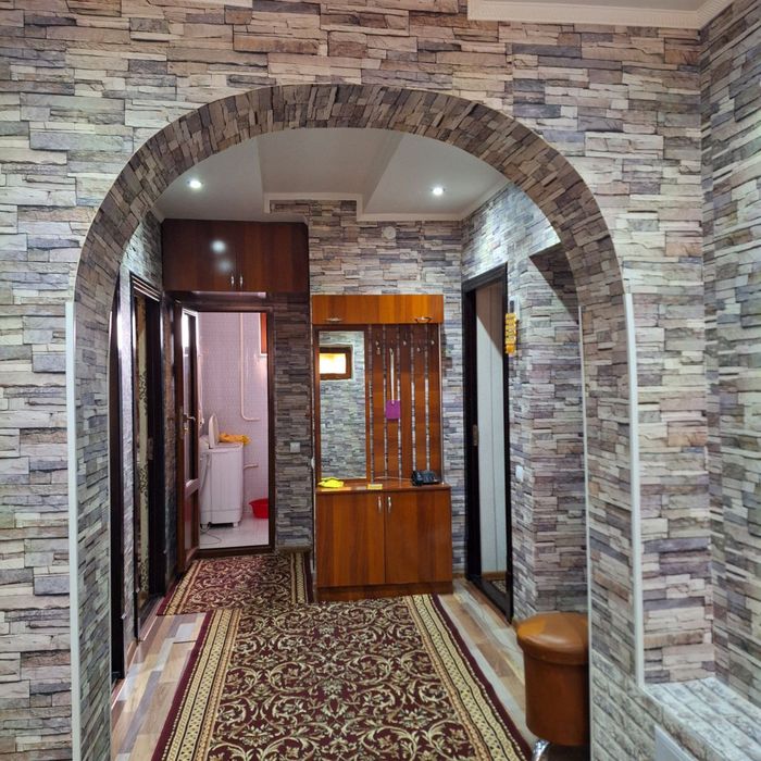 Сотилади МРО ГАИ Рупарасида жойлашган 3 хонали уй