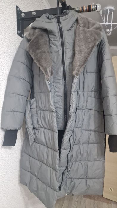 Женская куртка зимняя.