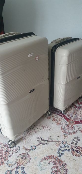 Продам чемоданы в колличество 3 штуки