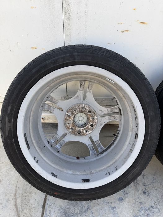 Продавам джанти Спорт пакет Style 68 5x120 72.6  Предни- 7.5Jx17 ET41 Задни - 8.5Jx17 ET50 Стават за е36,е46 и др. Едната джанта има нужда от заварка!