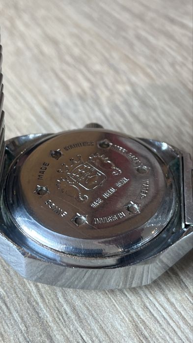 SICURA. Швейцарски часовник.