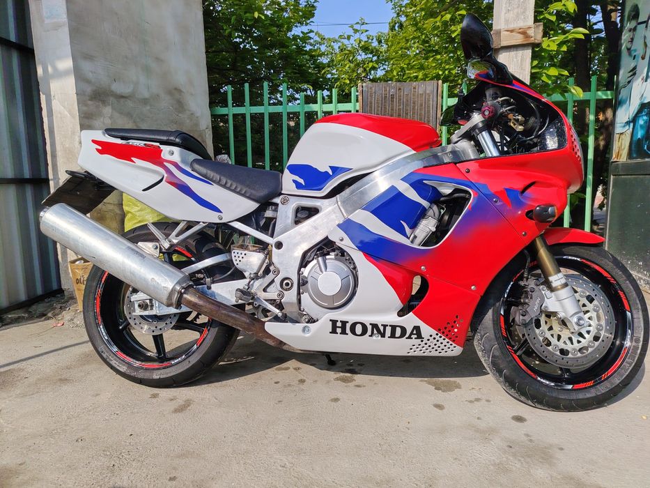 Honda cbr900rr fireblade 900 kub sotiladi