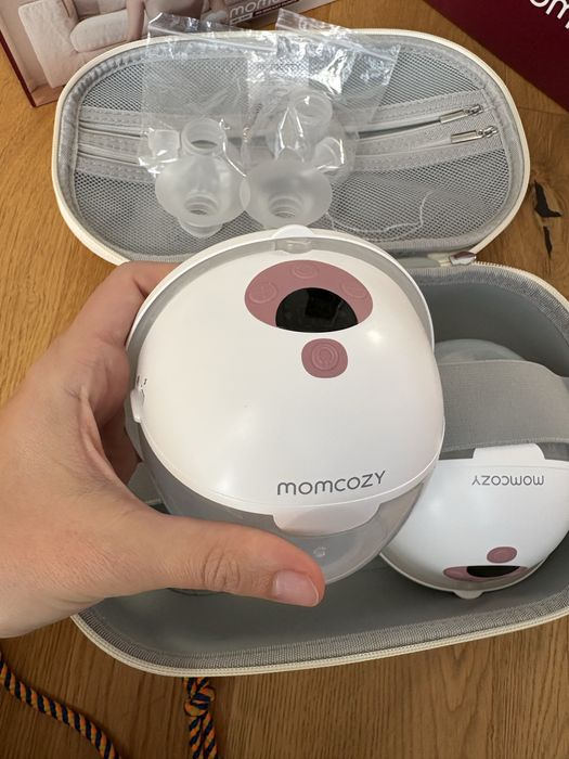 Momcozy M5 Breast Pumps (2 pompe) ca noua