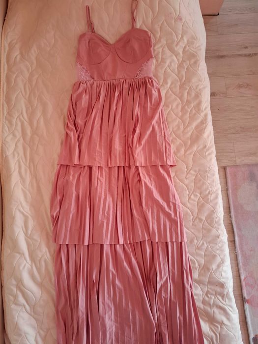 Нови официални рокли